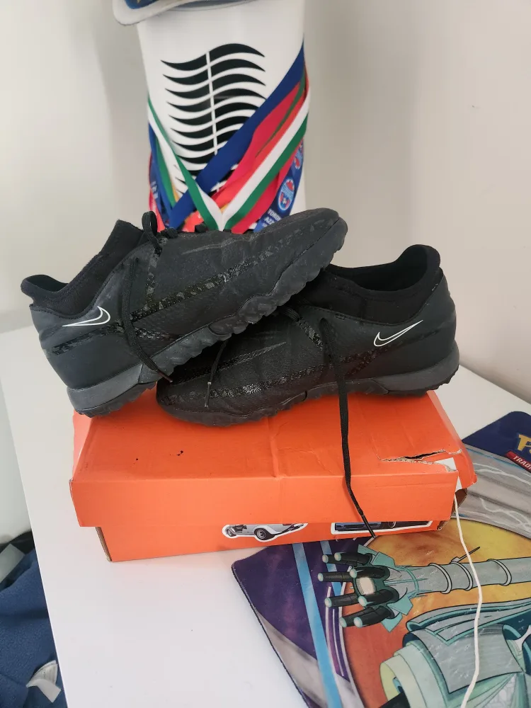 Nike Phantom GT Academy TF Black Size 4.5 image indicator(5)