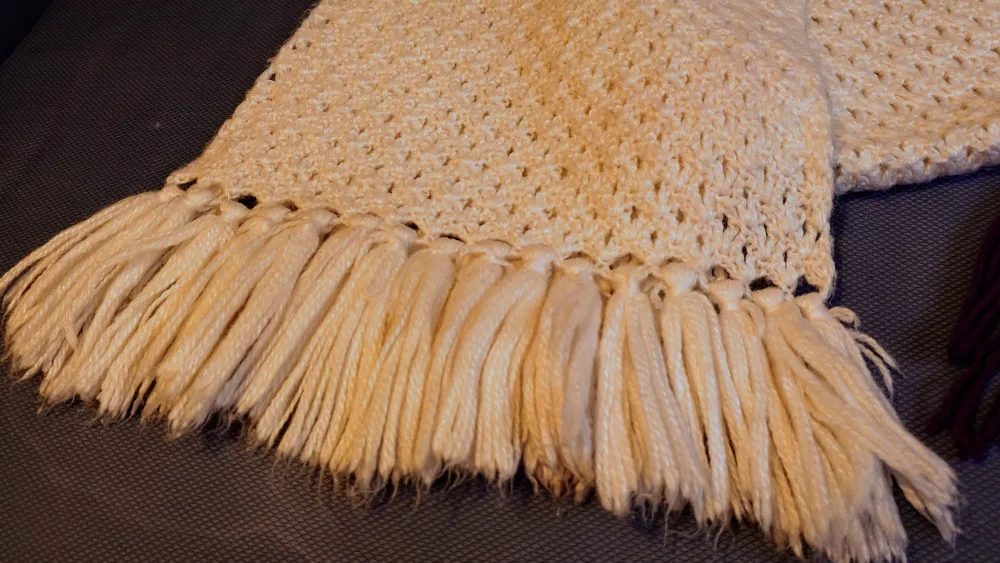 Purple and White Hand-knitted Scarves image indicator(4)