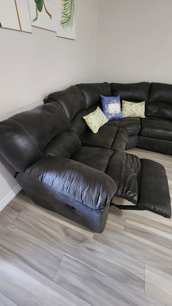 Sofa Tambo 2-Piece Sectional with Recliner - photo 3
