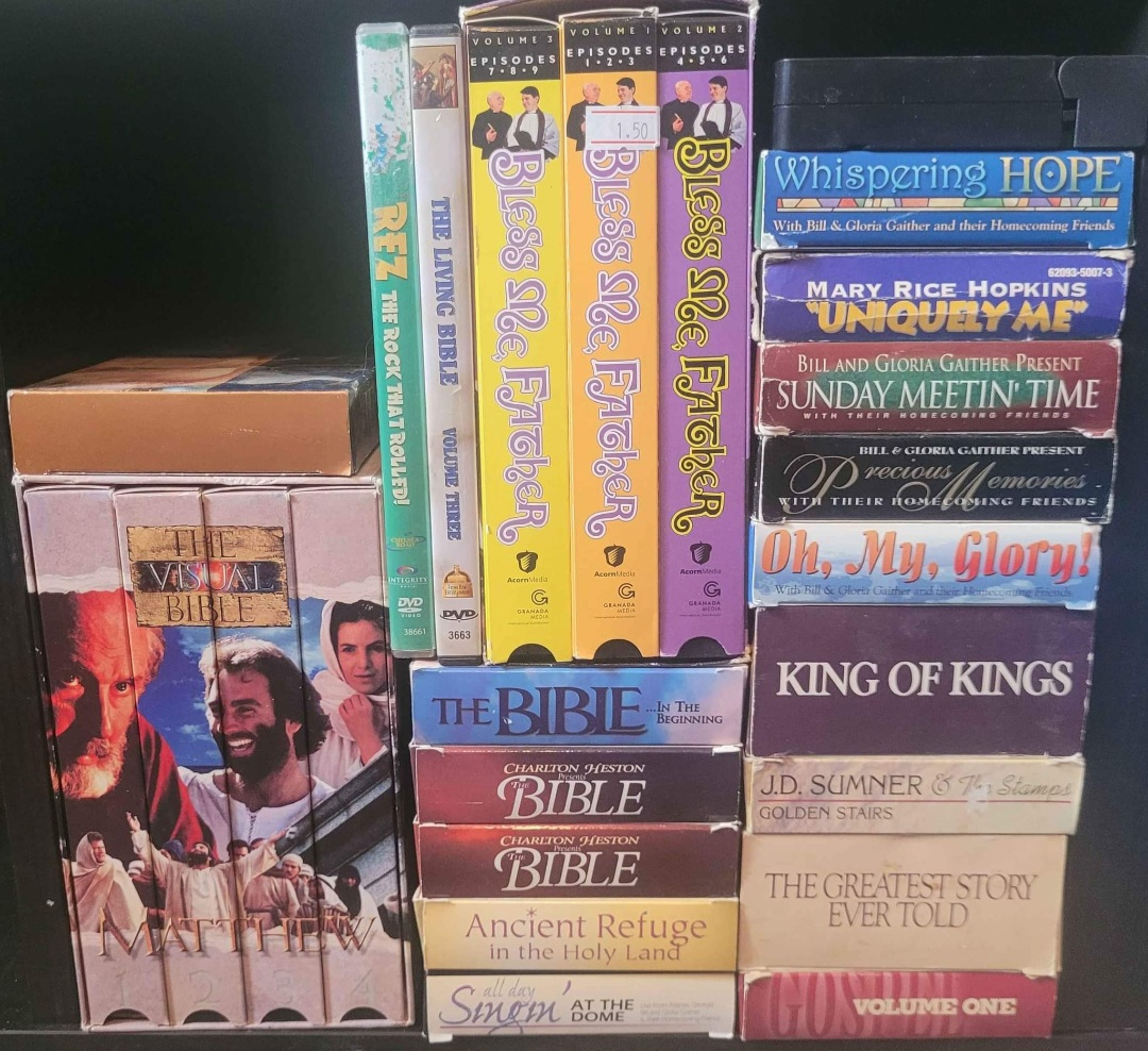 Large Collection of VHS Tapes - photo 4