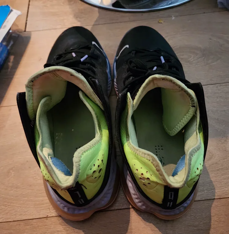 Nike LeBron 17 Basketball Shoes Size 12 image indicator(2)