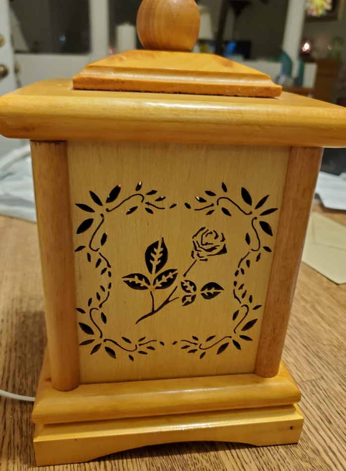 🥕  Wooden Light Up Box with Rose Design - photo 3