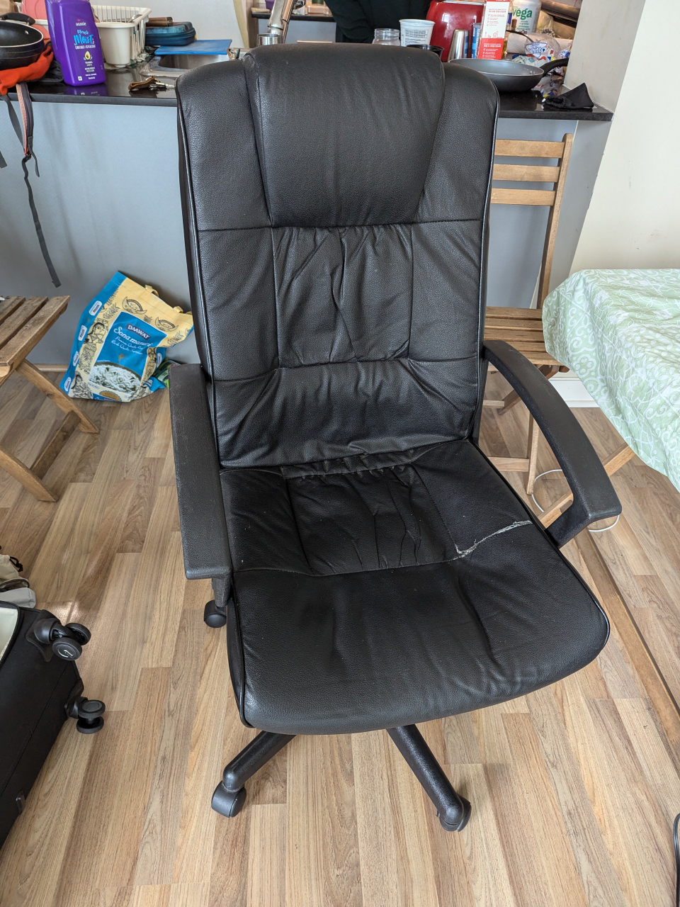 office chair - photo 3