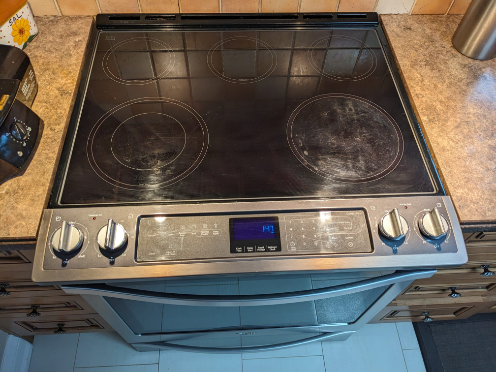 Electric Stove - Whirlpool - photo 3