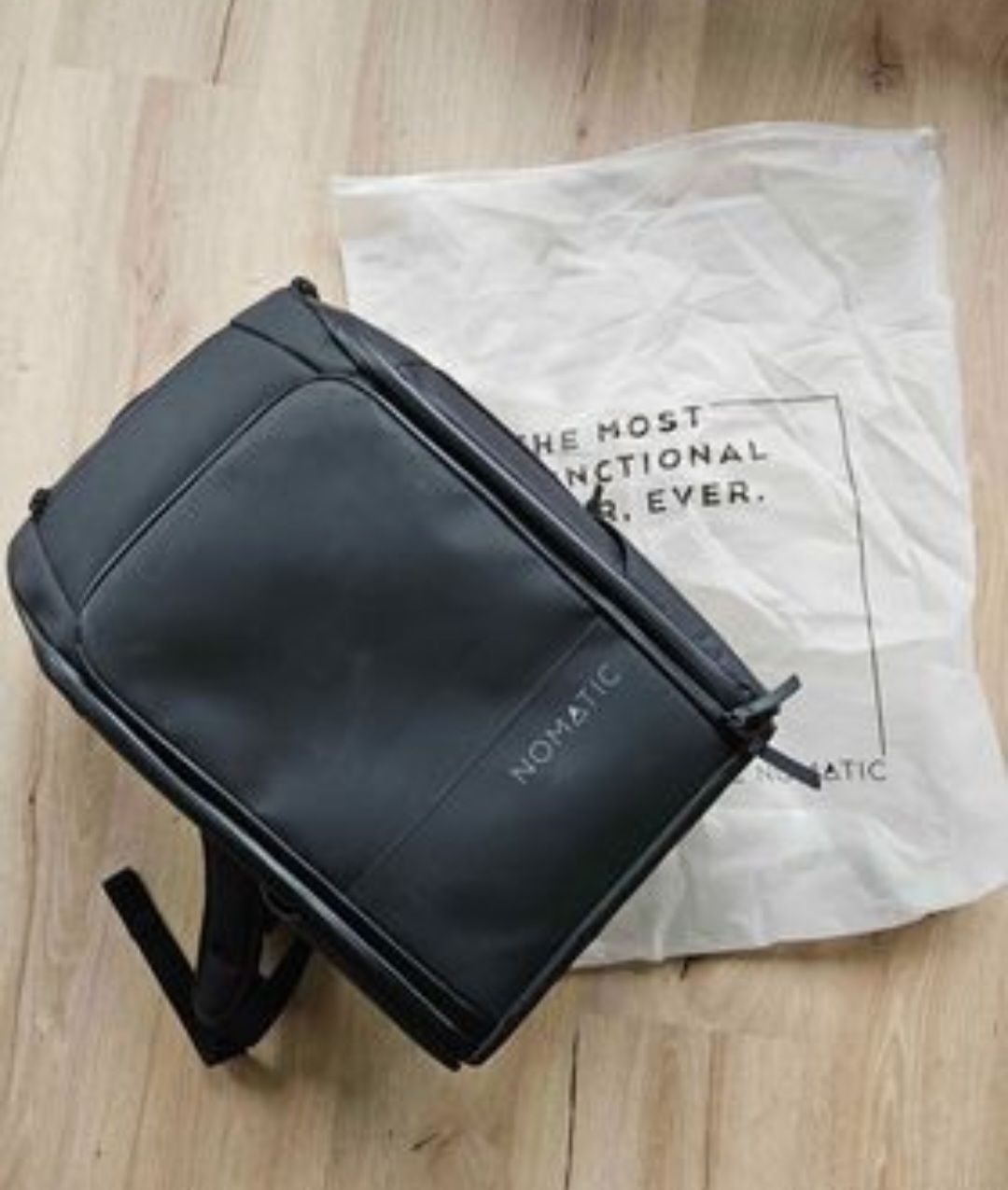 20L Nomatic backpack