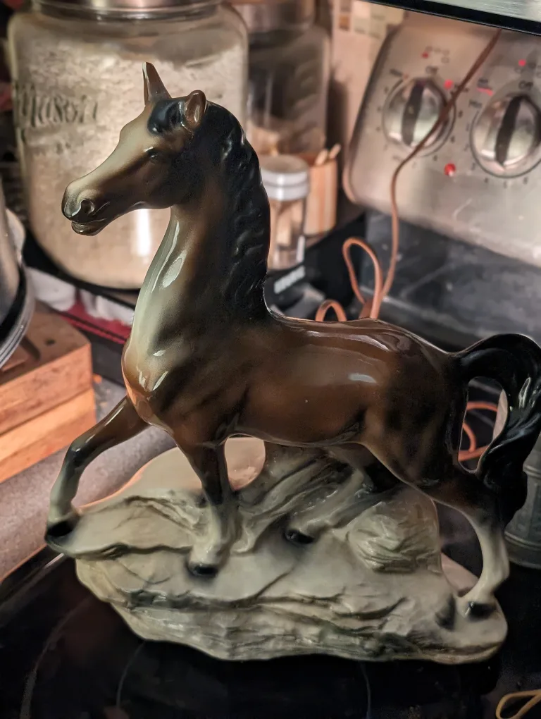 Vintage 1950s Mid Century Horse TV Lamp with Backlighting 🧡 image indicator(2)