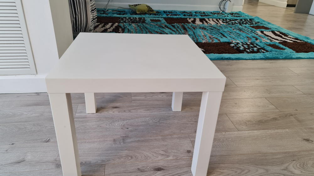 2 White Side Table each is in 10$ - photo 3