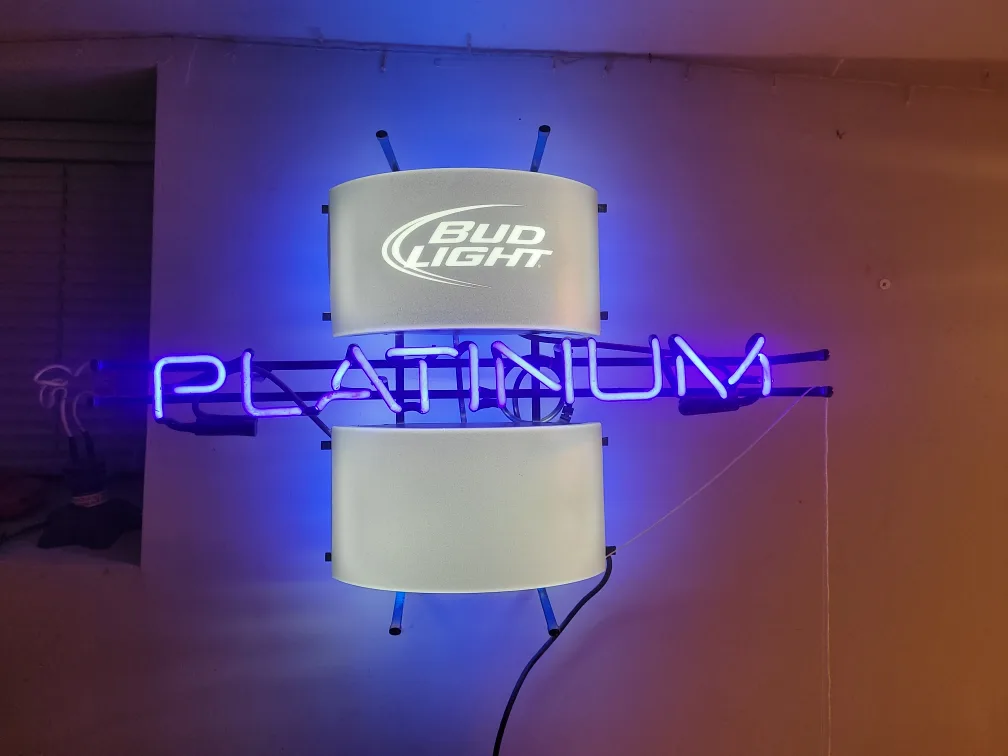 bud light platinum  neon sign image indicator(2)