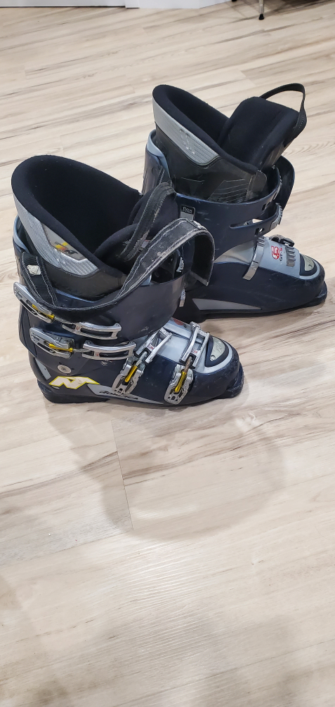 Ski boots 280-285 Nordica
