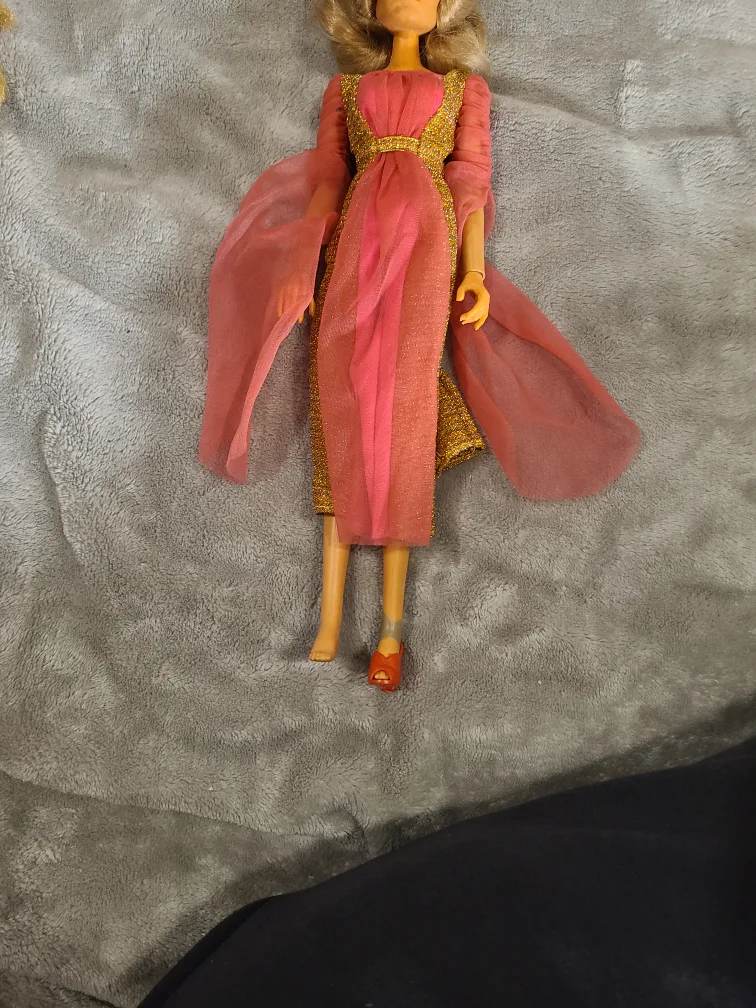 Vintage 1975 Farrah Fawcett doll image indicator(2)