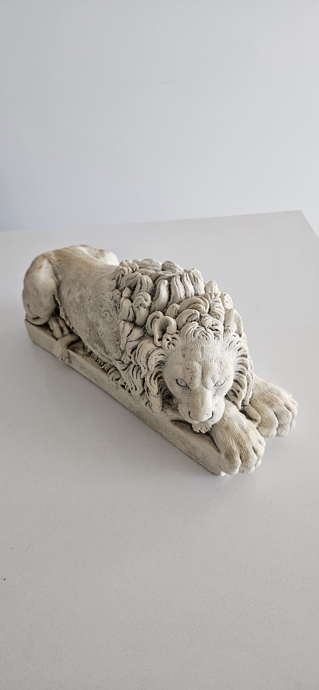 Sleeping Lion Statue - photo 3