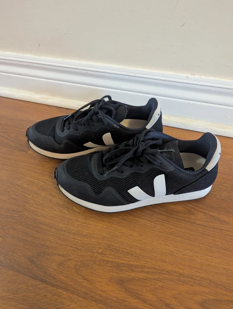 VEJA Sneakers image indicator(2)