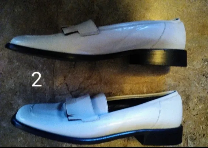 5 Pairs of Women's Shoes - Assorted Styles and Sizes image indicator(4)