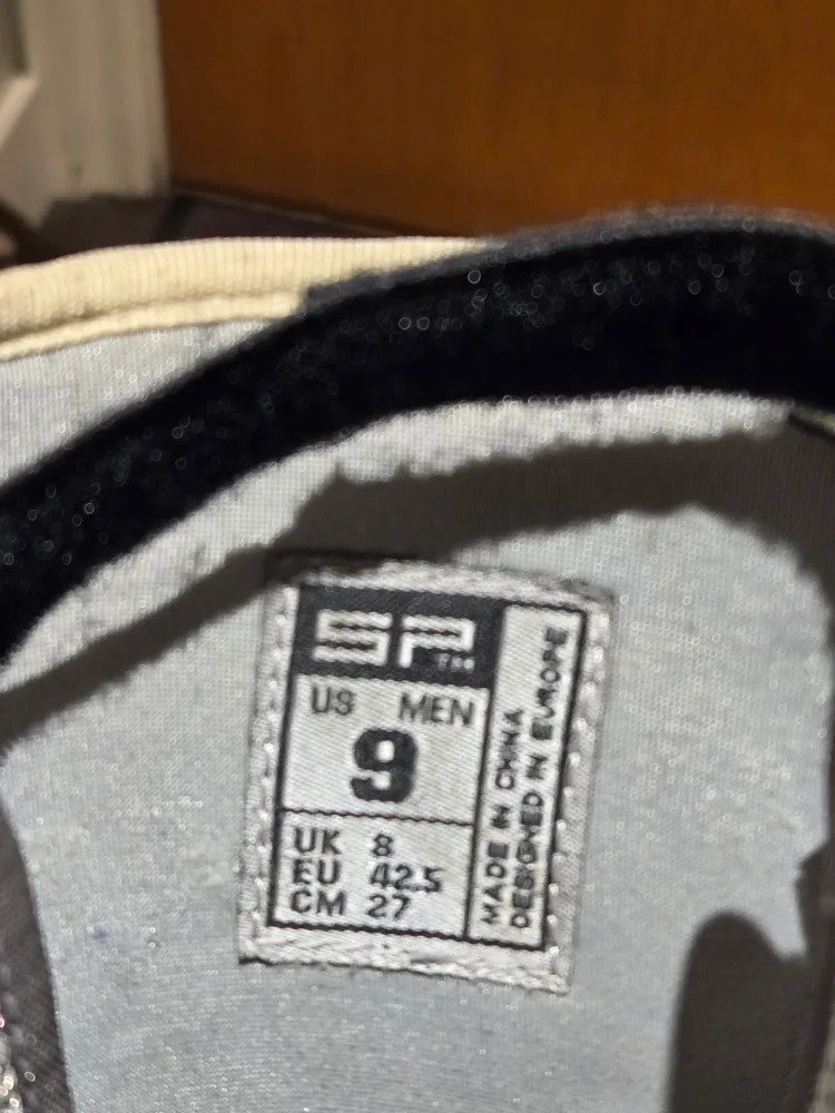 Men size 9 snowboard shoes image indicator(4)