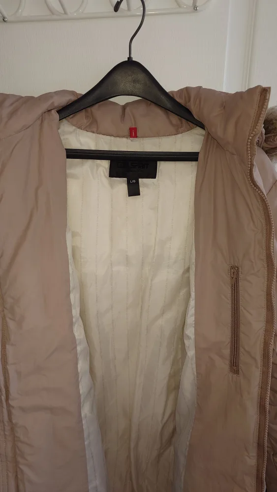 Women's Down Jacket with Faux Fur Hood image indicator(4)