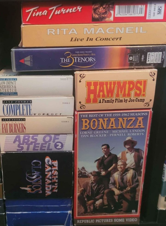 Large Collection of VHS Tapes - photo 3