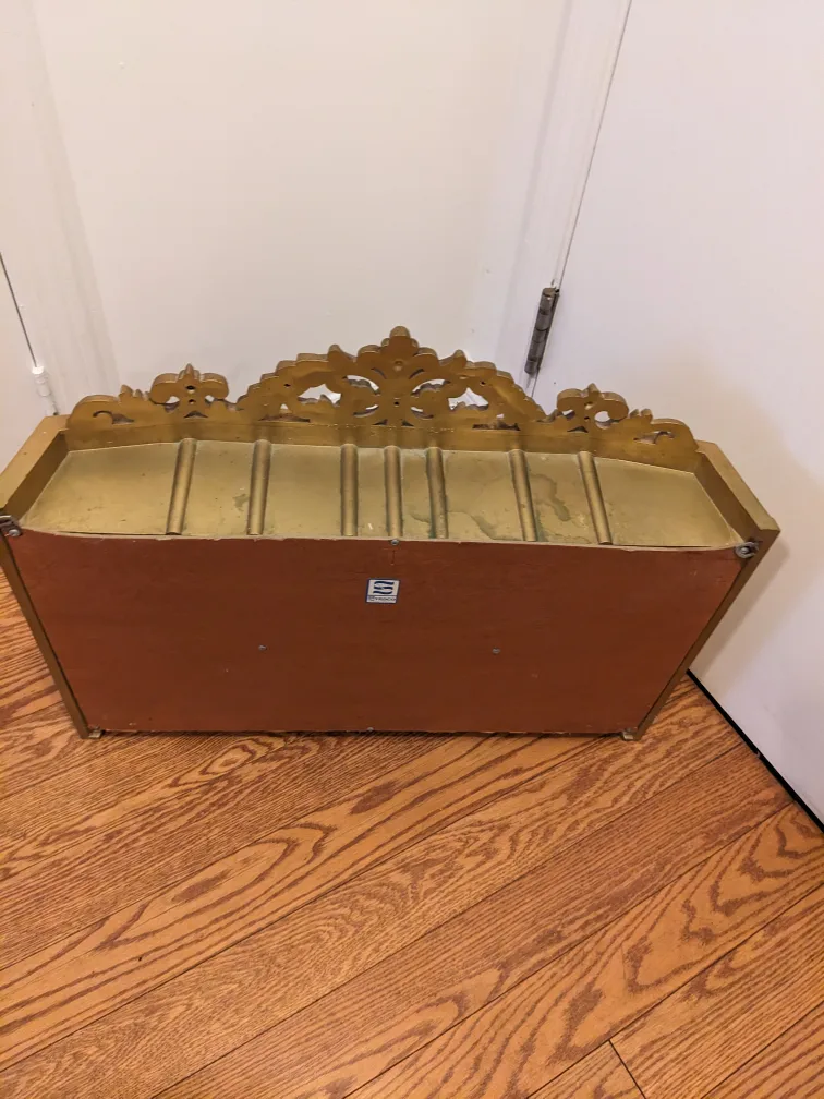 Vintage Gold Wall Shelf image indicator(5)