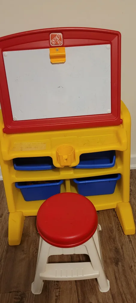 Step2 Art Master Easel with Storage and Stool image indicator(3)