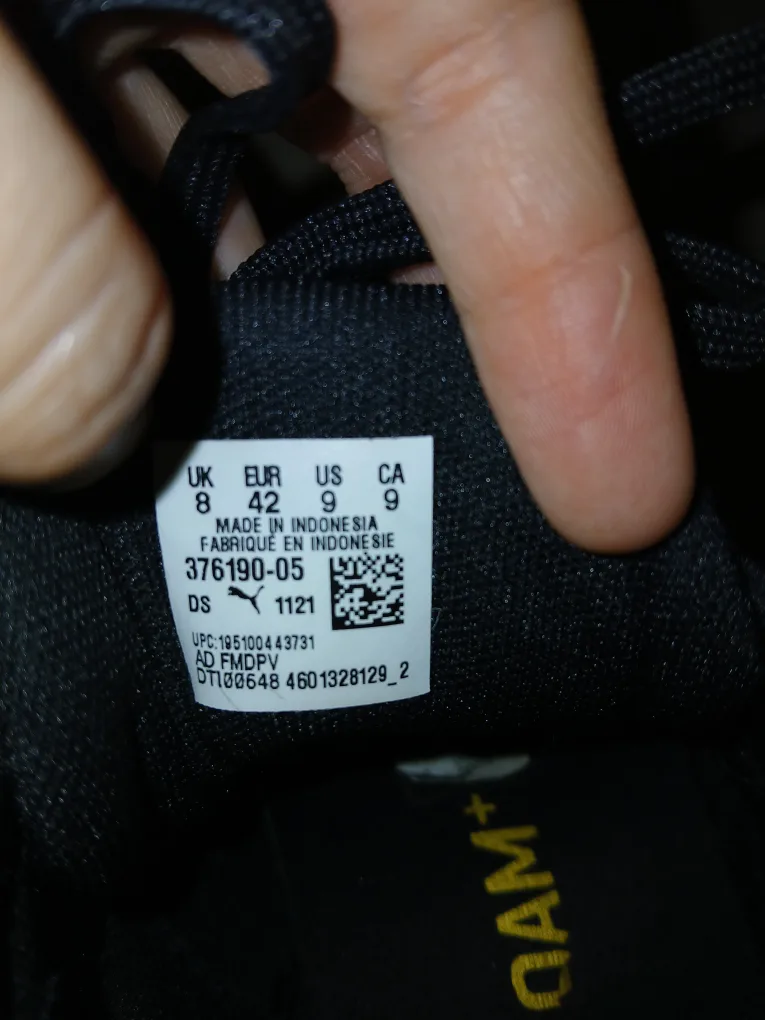 PUMA black and gold shoes, size 9 image indicator(7)