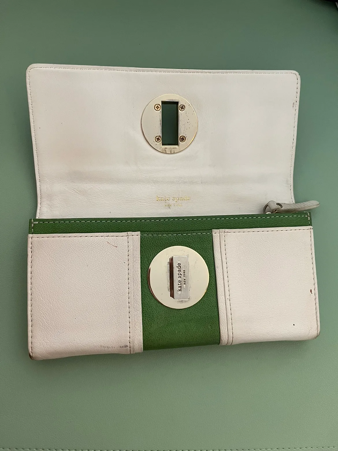 Kate Spade wallet image indicator(4)