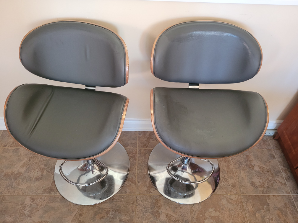 Set of 2 Bar Stools $35 each - photo 2