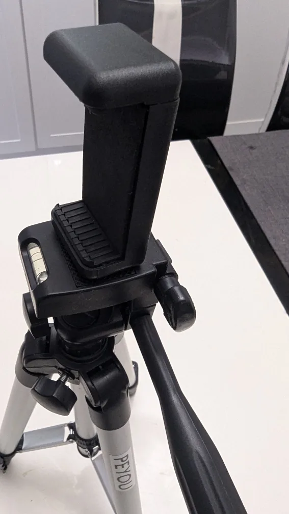 42 inch Aluminum Tripod image indicator(3)