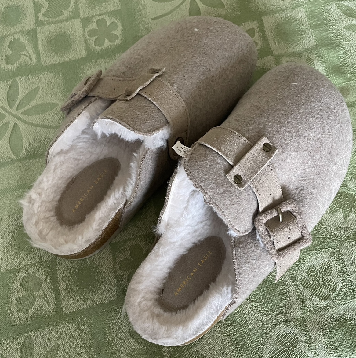 American Eagle Faux Fur Buckle Slippers