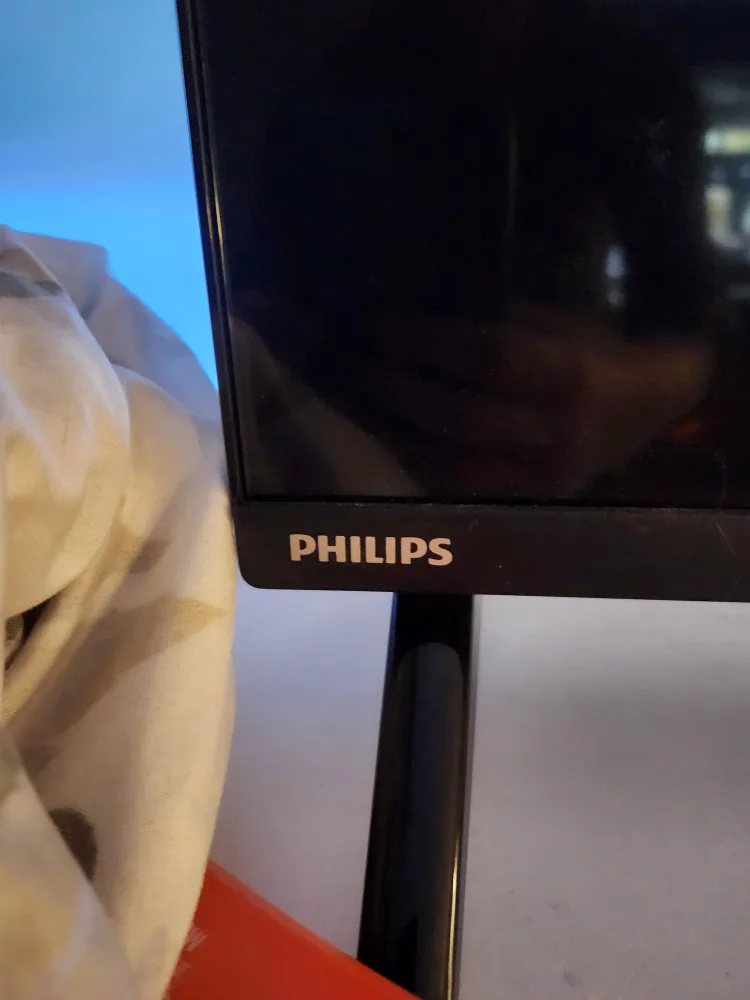Philips TV 30" ROKU image indicator(2)