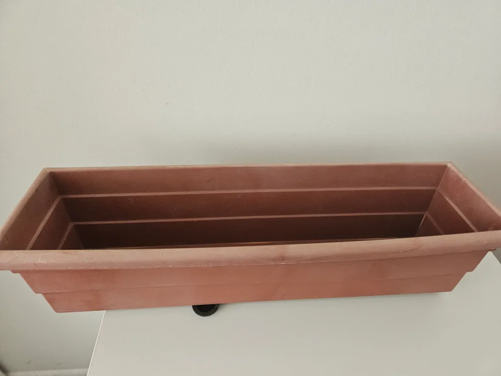 #Freecycle Large Plastic Planter Box ❤️ thumbnail