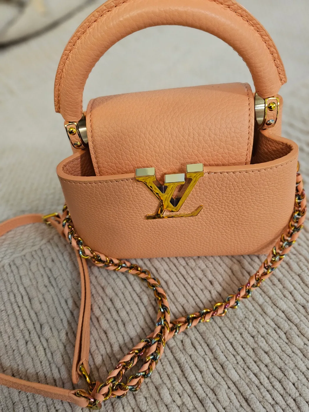 Louis Vuitton Capucines Mini Apricot M22606 image indicator(5)