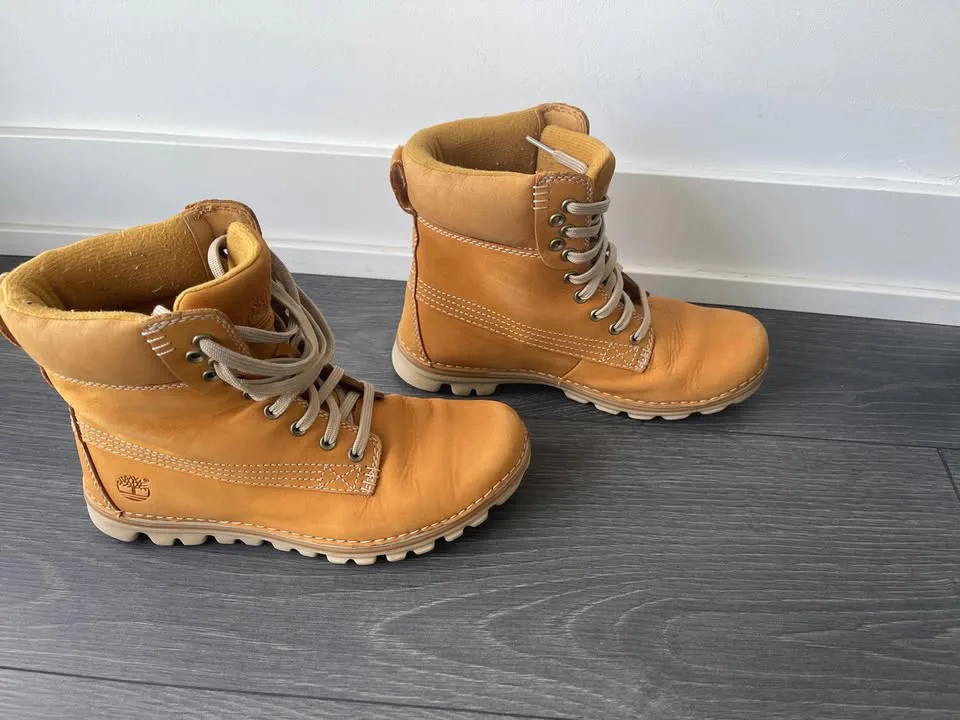 Timberland Women's Earthkeepers Boot SIZE EU37 US6.5 thumbnail