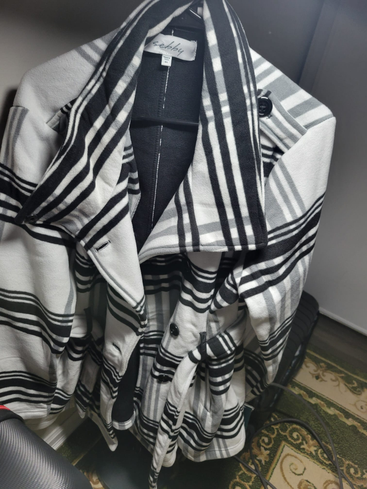 Brand New Sebby Women's Black and White Striped Jacket - photo 4