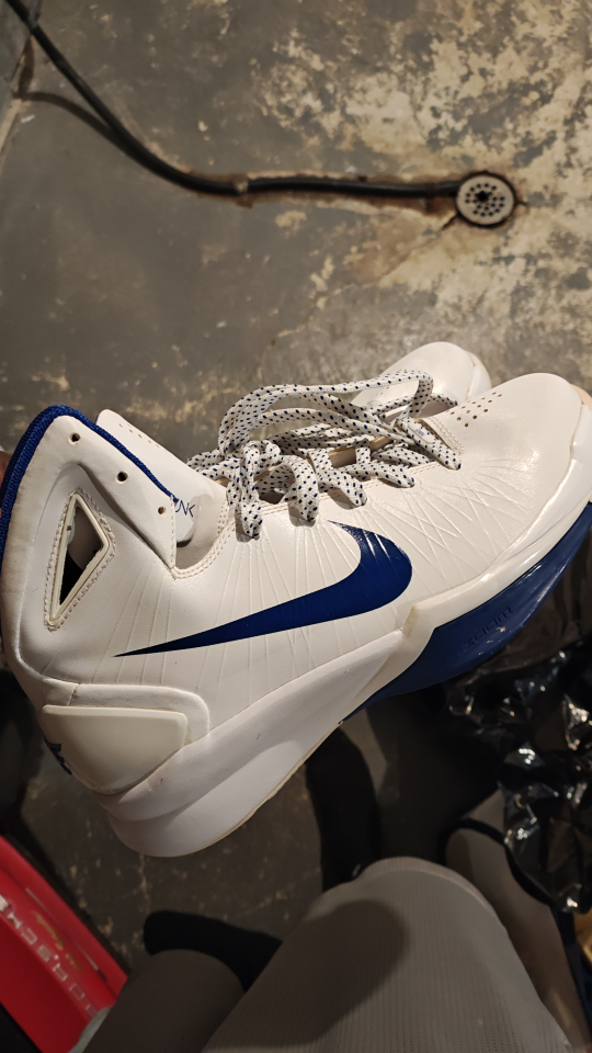 Nike Hyperdunk Basketball Shoes - Size 8