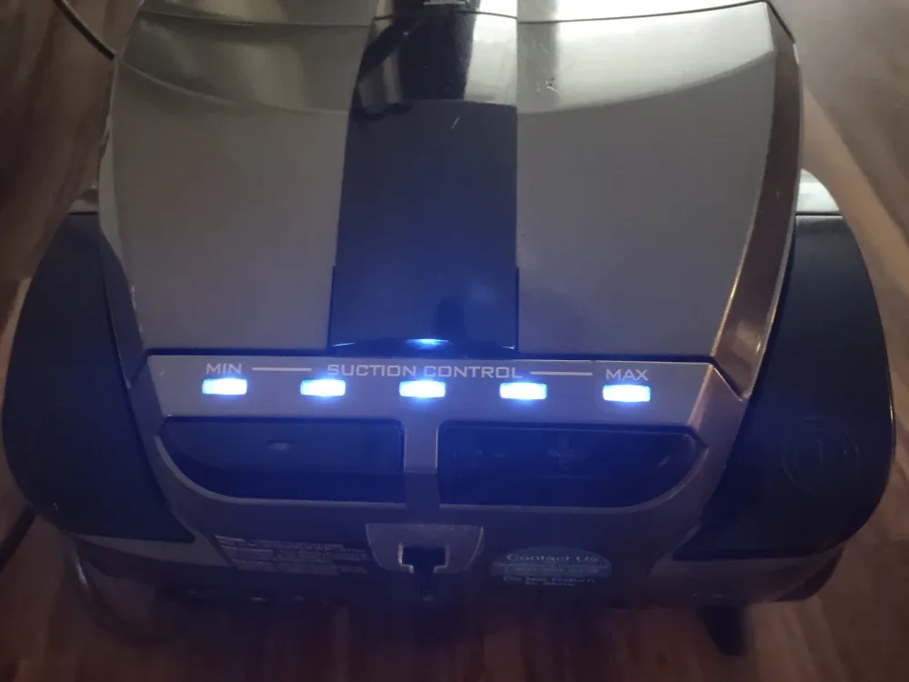 Hoover Quiet Performance Bagged Canister Vacuum image indicator(4)