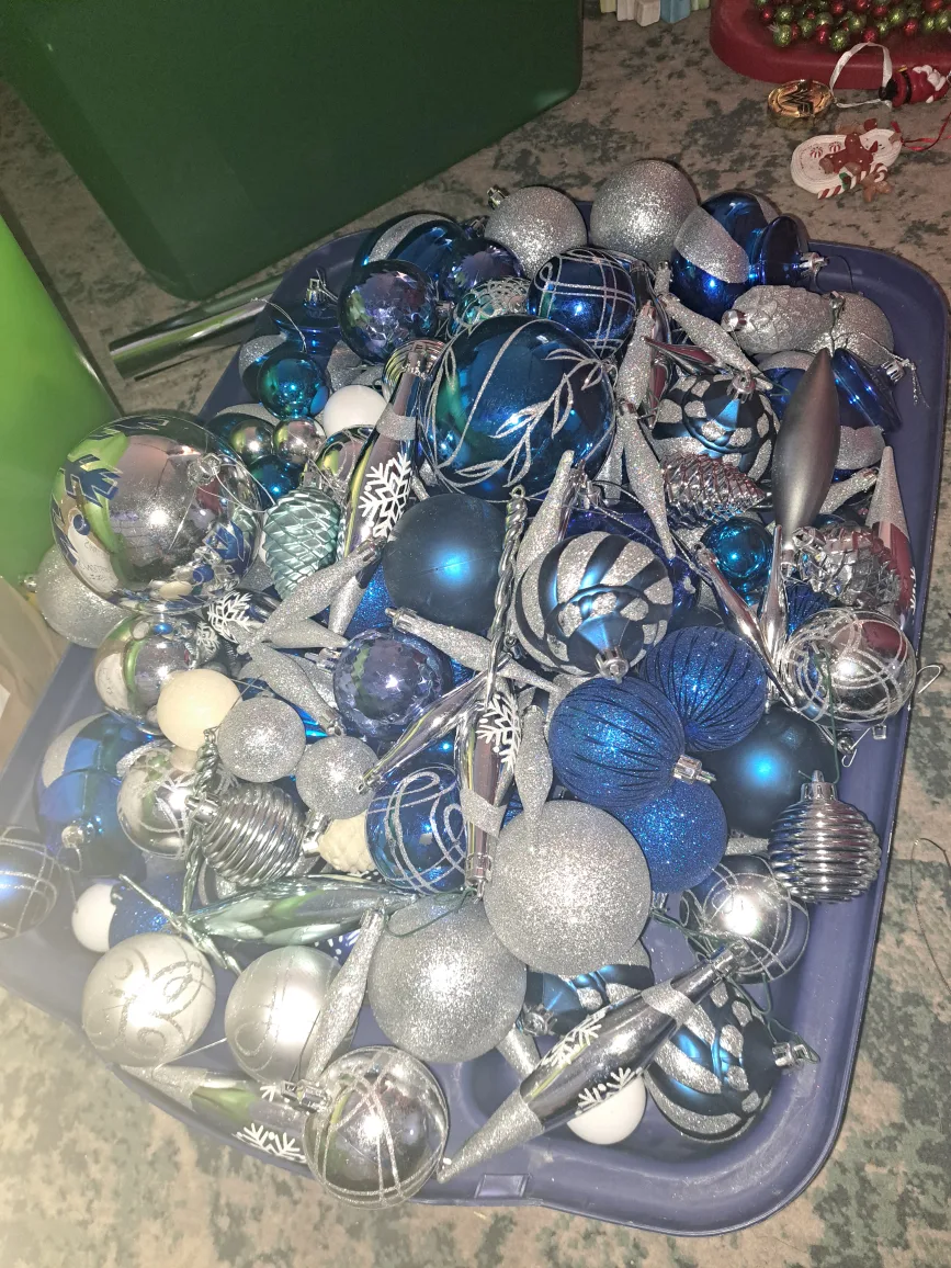 silver, blue and white christmas decor and ornaments image indicator(2)