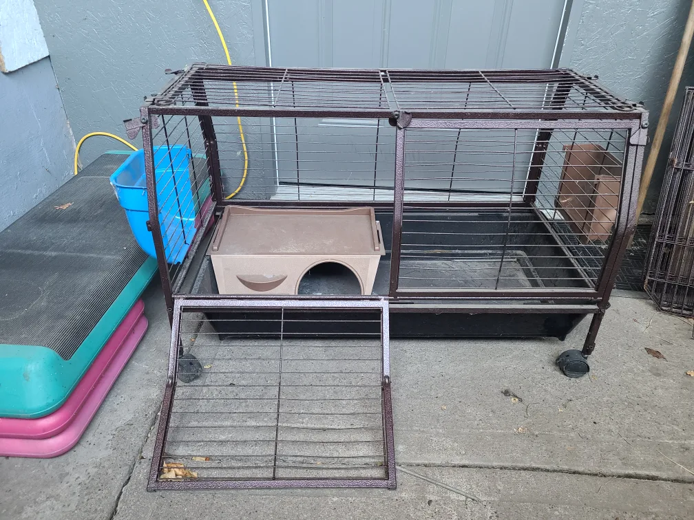 Large Pet Cage with Accessories image indicator(4)