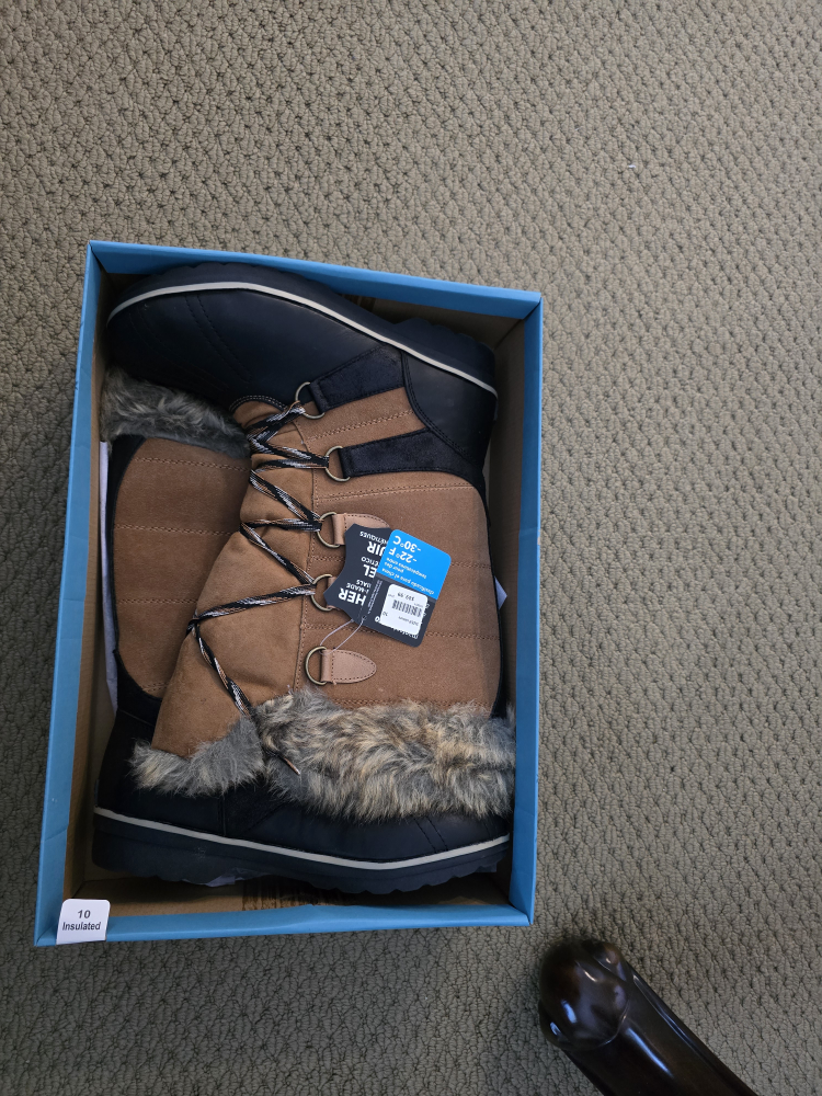 Women's Insulated Winter Boots Size 10 - photo 2