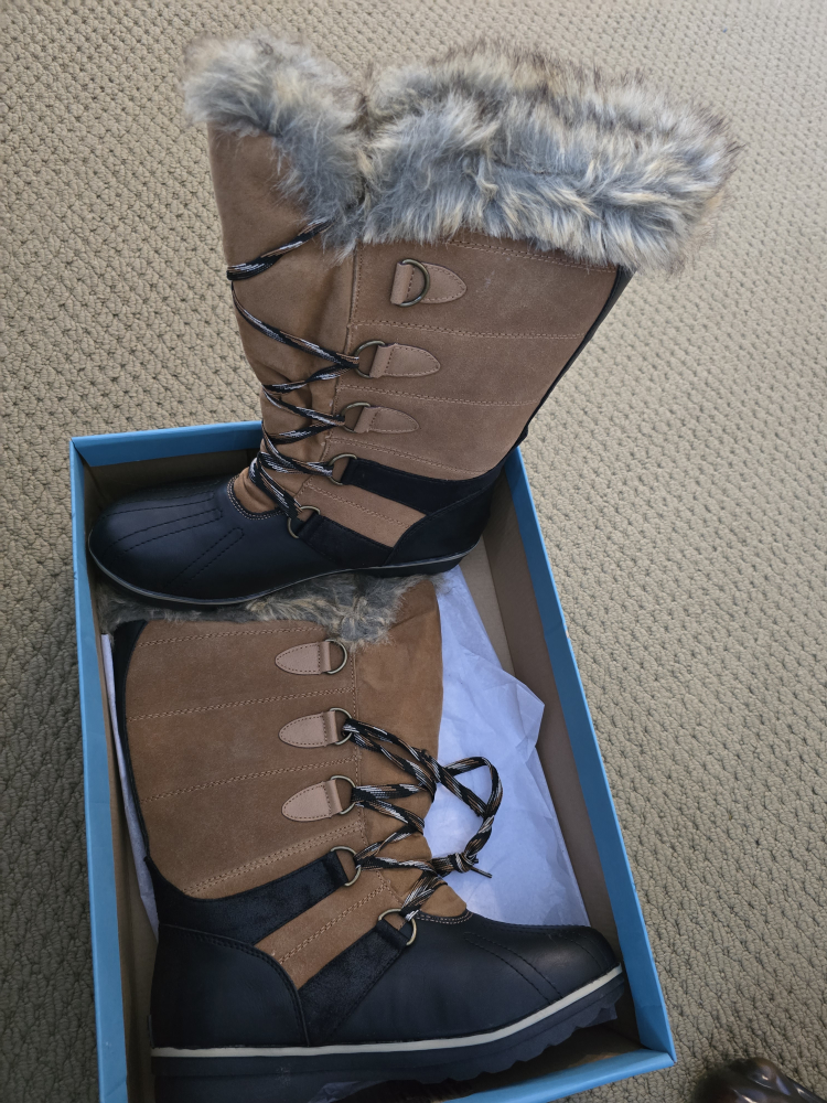Women's Insulated Winter Boots Size 10 - photo 3