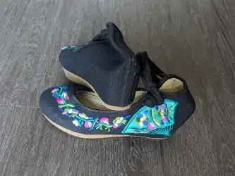 Modern Asian Style Shoes image indicator(2)