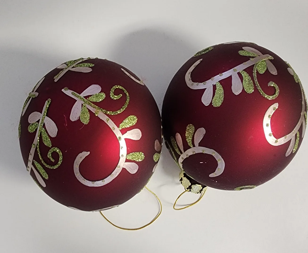 Set of 2 Vintage Red Christmas Ornaments - Large 4" image indicator(5)