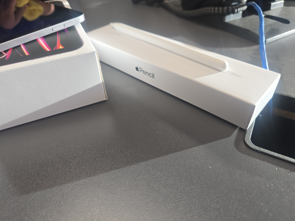 iPad Pro [1TB] with Apple Pencil - photo 3
