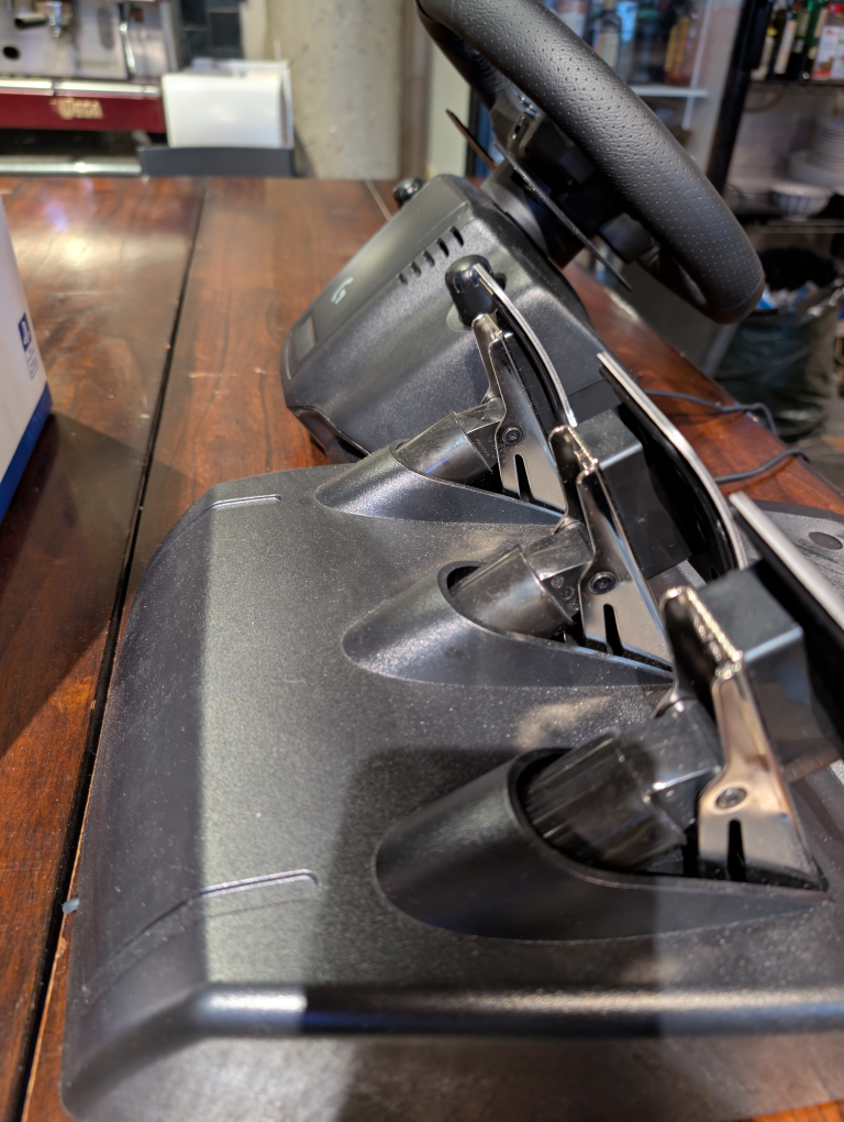Logitech G923 Trueforce Racing Wheel and Pedals - photo 4