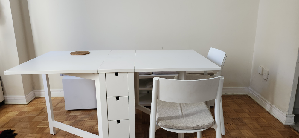White Extending Table and Chairs very high quality and durable