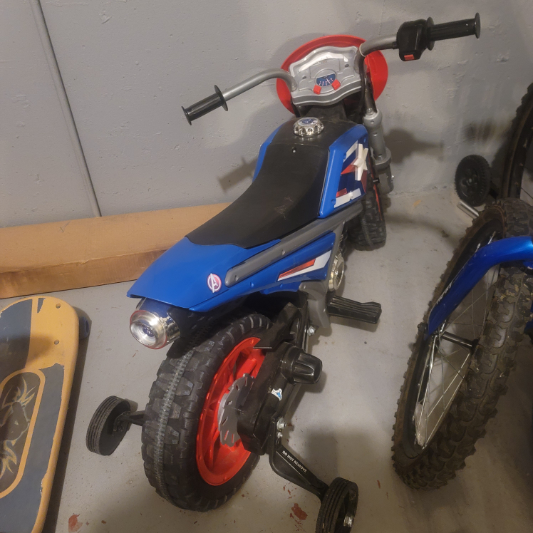 Captain America Huffy 12 Inch Bike
