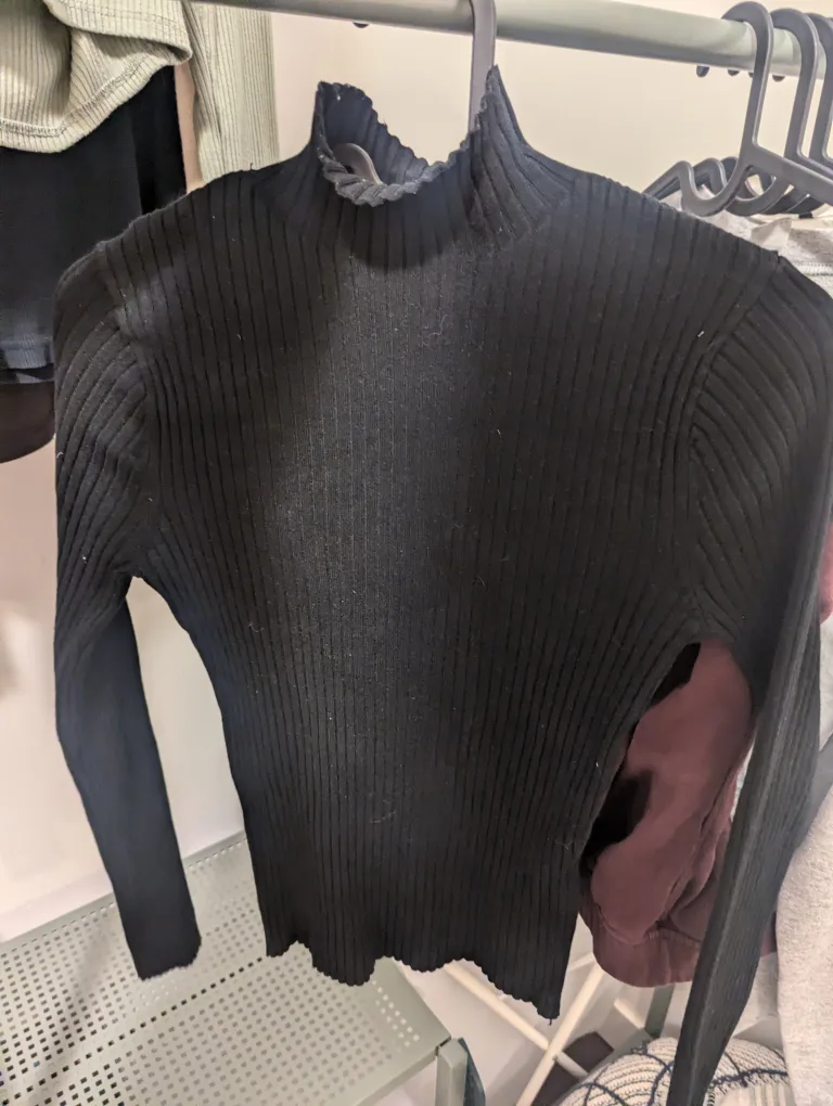 5x pieces of women's clothes lot, size XS tops image indicator(4)