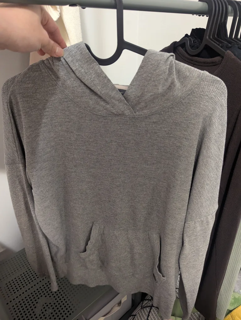 5x pieces of women's clothes lot, size XS tops image indicator(5)