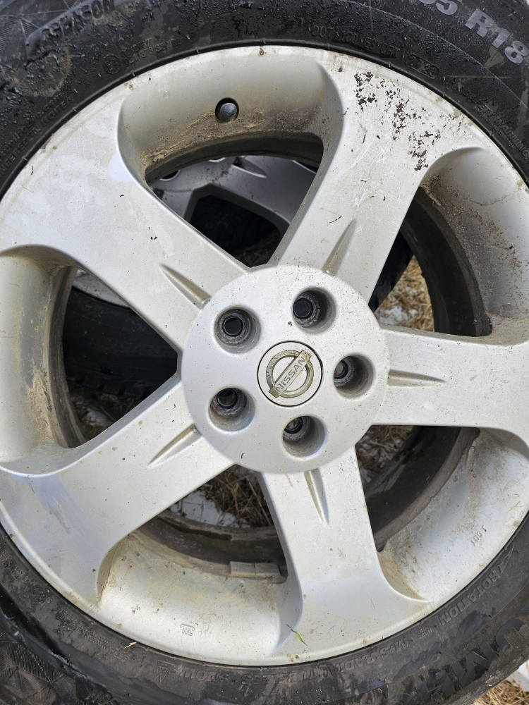 Set of 2 Nissan 18 inch Wheels with Tires - photo 4