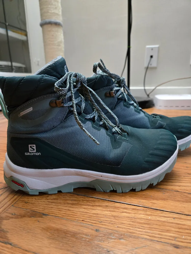 Salomon Hiking Boots image indicator(7)