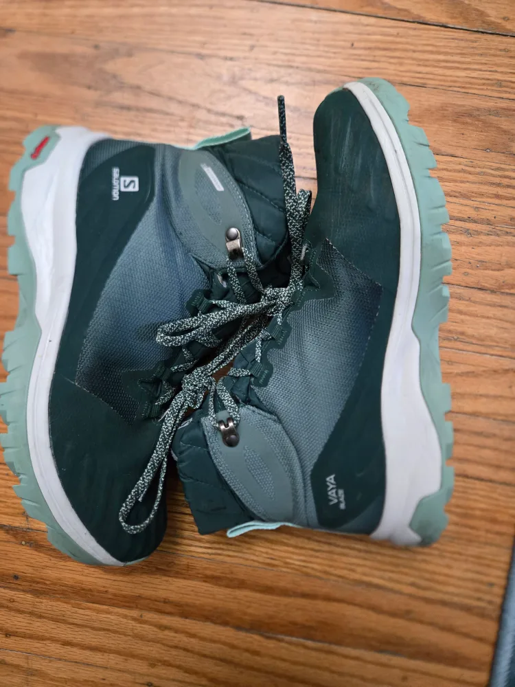 Salomon Hiking Boots image indicator(8)