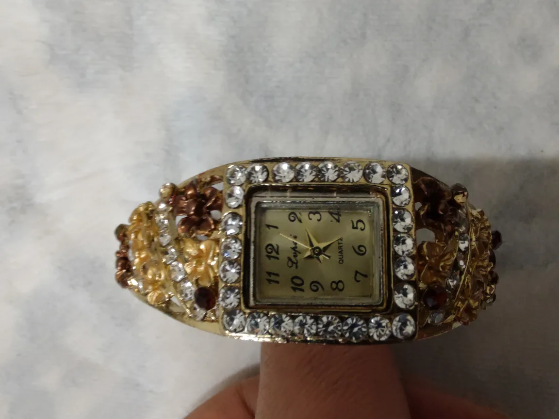 Bracelet Watch image indicator(2)